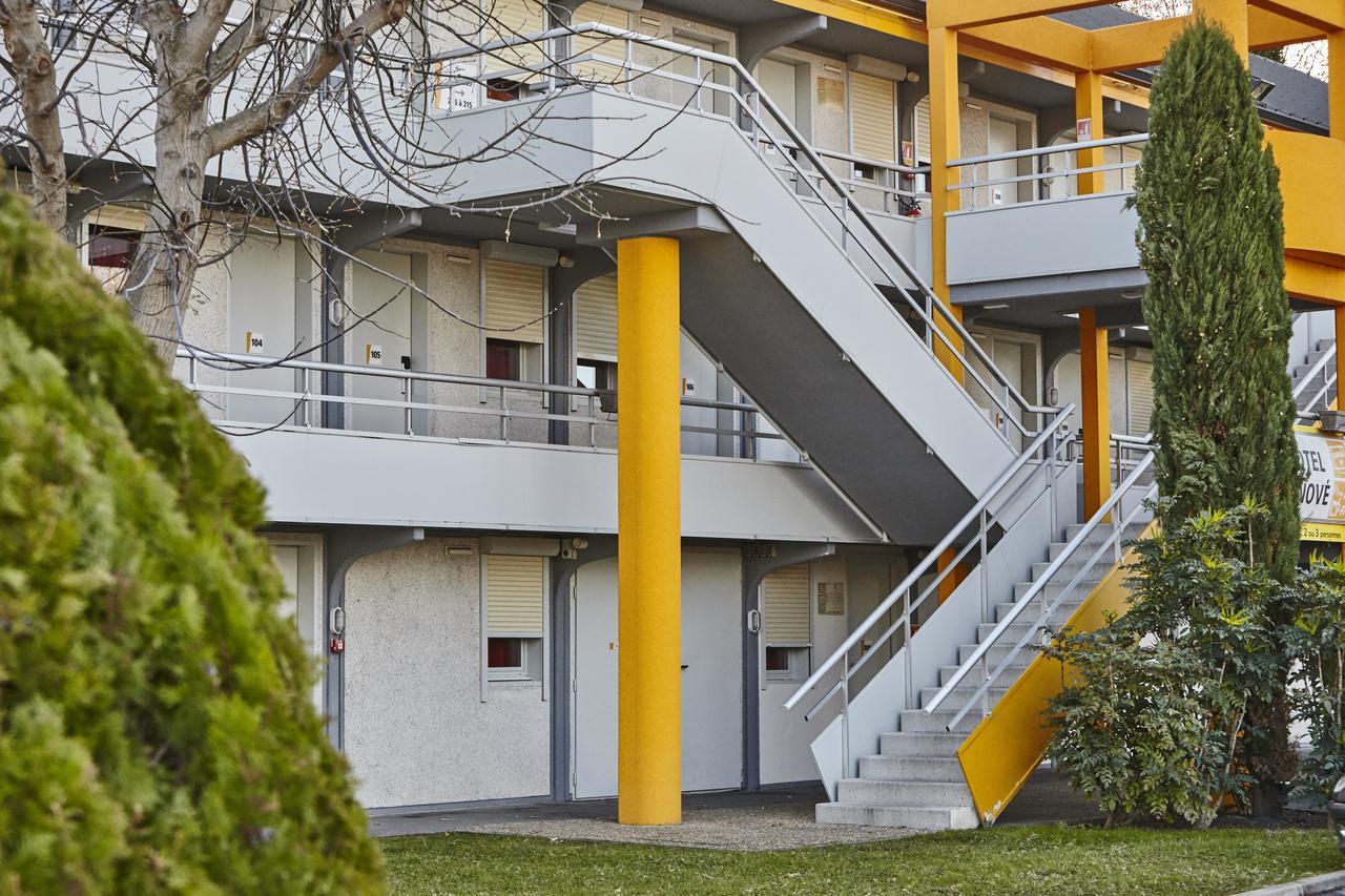 Premiere Classe Avignon Parc Des Expositions Hotel Exterior photo